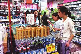 五一 消費(fèi)季臨近 省城太原商家開(kāi)打促銷戰(zhàn)